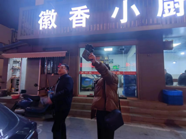 扬州邗江：给餐饮油烟戴上“紧箍咒”，让“烟火气”不再闹心插图1